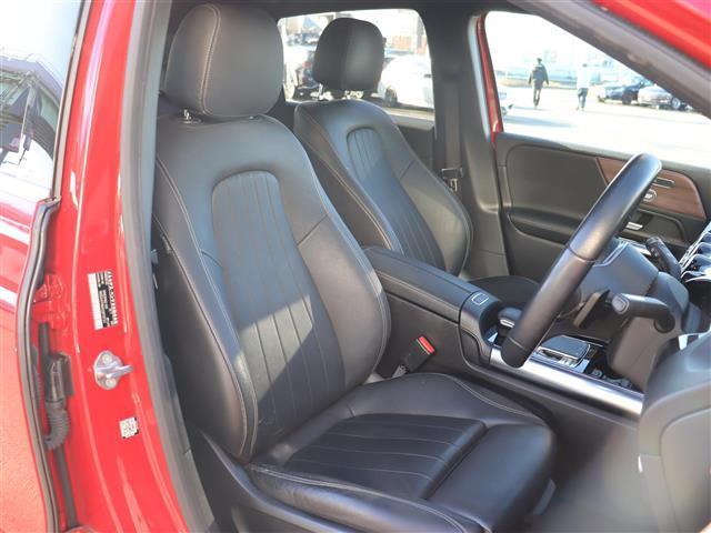 Bクラス B180 レーダーセーフティPKG パノラマスライディングルーフ 純正ナビ【BT/USB】ワイヤレス充電 360°カメラ ヘッドアップディスプレイ パワーバックドア レザーシート ACC シートヒーター 禁煙車(10枚目)