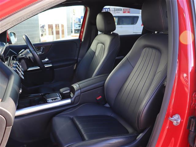 Bクラス B180 レーダーセーフティPKG パノラマスライディングルーフ 純正ナビ【BT/USB】ワイヤレス充電 360°カメラ ヘッドアップディスプレイ パワーバックドア レザーシート ACC シートヒーター 禁煙車(11枚目)