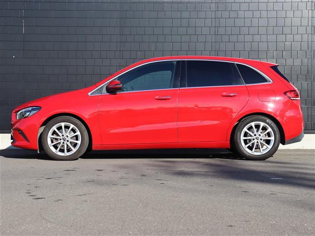 Bクラス B180 レーダーセーフティPKG パノラマスライディングルーフ 純正ナビ【BT/USB】ワイヤレス充電 360°カメラ ヘッドアップディスプレイ パワーバックドア レザーシート ACC シートヒーター 禁煙車(40枚目)