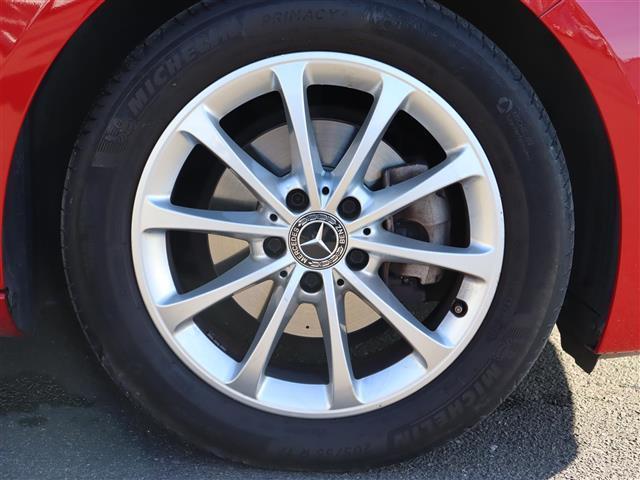 Bクラス B180 レーダーセーフティPKG パノラマスライディングルーフ 純正ナビ【BT/USB】ワイヤレス充電 360°カメラ ヘッドアップディスプレイ パワーバックドア レザーシート ACC シートヒーター 禁煙車(43枚目)