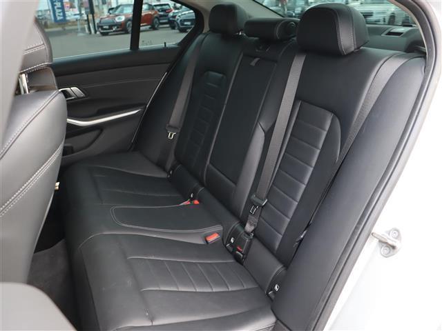 ３シリーズ ３１８ｉ　４０ｔｈアニバーサリーエディション　ワンオーナー純正ナビバックカメラＳｃｒｅｅｎ　Ｍｉｒｒｅｒｉｎｇレザーシート前席パワーシート前席シートヒーターアクティブクルーズコントロールアシステッドドライビングプラス（10枚目）