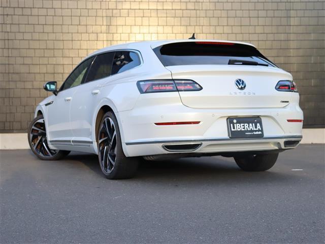 �k�h�a�d�q�`�k�`�́A�a�l�v�E�����Z�f�X�E�A�E�f�B�Ƃ����h�C�c�̃v���~�A���R�u�����h�𒆐S�Ƃ����A�e�u�����h�𓯎��ɏ��r�ׂ鎖���ł��܂��B