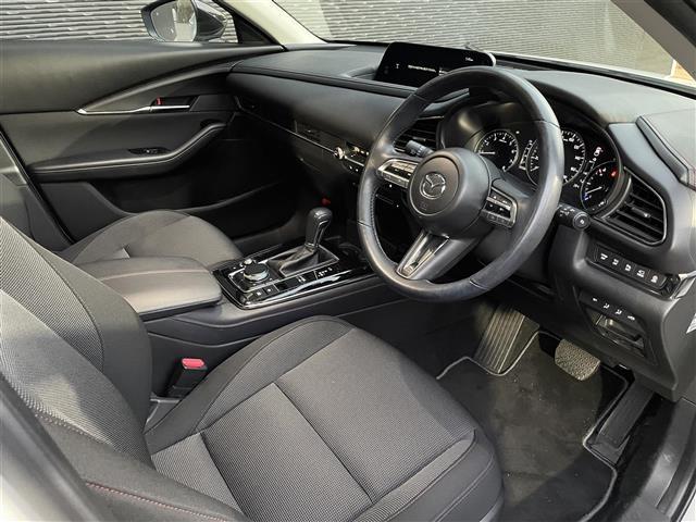 ＣＸ－３０ ２０Ｓ　ブラックトーンエディション　当店買取車両　１オナ　ＡＣＣ　ＢＳＭ　ＨＵＤ　純正ナビ　ＣａｒＰｌａｙ　地デジ　ＢＴ　ＨＤＭＩ　３６０°　シートＨ　Ｐシート　ＬＥＤ　Ａハイビーム　Ａホールド　Ｐシフト　純正１８インチＡＷ　ＥＴＣ（3枚目）
