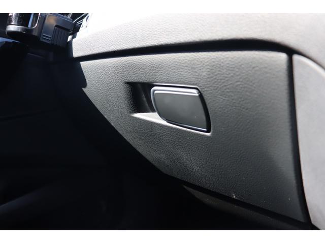 ＬＩＢＥＲＡＬＡの名前の由来はラテン語で「ｌｉｂｅｒａ：自由」と「ａｌａ：翼」を意味し、それらを組合せた造語です。自由な翼を得て思う存分人生を謳歌して欲しいという願いが込められています。