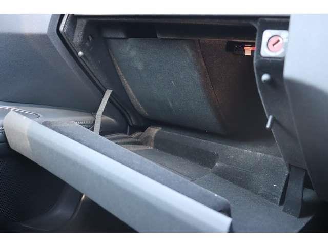 ５００８ ＧＴライン　ブルーＨＤｉ　１オナ　衝突軽減　ＡＣＣ　ＢＳＭ　純正ディスプレイＡ　ＣａｒＰｌａｙ　ＢＴ　ワイヤレス充電　Ｂカメラ　コーナーＳ　半革　シートＨ　Ｐシート　ステアＳ　Ｐシフト　純１８インチＡＷ　純ドアバイザー　ＥＴＣ（30枚目）