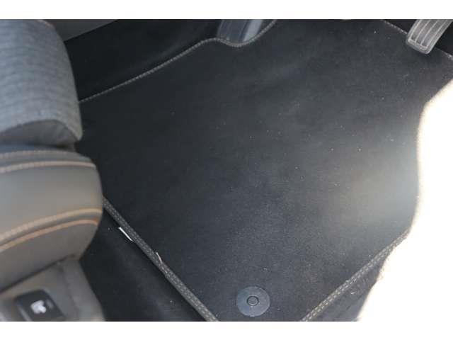 ５００８ ＧＴライン　ブルーＨＤｉ　１オナ　衝突軽減　ＡＣＣ　ＢＳＭ　純正ディスプレイＡ　ＣａｒＰｌａｙ　ＢＴ　ワイヤレス充電　Ｂカメラ　コーナーＳ　半革　シートＨ　Ｐシート　ステアＳ　Ｐシフト　純１８インチＡＷ　純ドアバイザー　ＥＴＣ（38枚目）