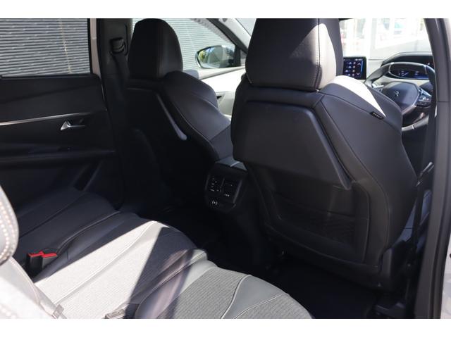 ５００８ ＧＴライン　ブルーＨＤｉ　１オナ　衝突軽減　ＡＣＣ　ＢＳＭ　純正ディスプレイＡ　ＣａｒＰｌａｙ　ＢＴ　ワイヤレス充電　Ｂカメラ　コーナーＳ　半革　シートＨ　Ｐシート　ステアＳ　Ｐシフト　純１８インチＡＷ　純ドアバイザー　ＥＴＣ（54枚目）