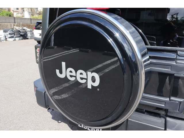 ジープ・ラングラーアンリミテッド スポーツ　当店買取車両　クルコン　社外ナビ　地デジ　ＢＴ　ＣＤ／ＤＶＤ　Ｂカメラ　サイドカメラ　ステアＳ　ＬＥＤライト　Ｆ／Ｒフォグ　純正１８インチＡＷ　純正フロアマット　ＥＴＣ　リモコンキー　スペアキー１本（8枚目）
