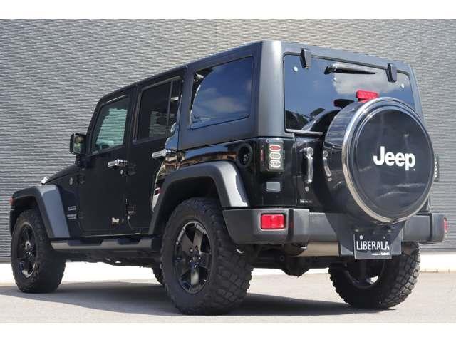 ジープ・ラングラーアンリミテッド スポーツ　当店買取車両　クルコン　社外ナビ　地デジ　ＢＴ　ＣＤ／ＤＶＤ　Ｂカメラ　サイドカメラ　ステアＳ　ＬＥＤライト　Ｆ／Ｒフォグ　純正１８インチＡＷ　純正フロアマット　ＥＴＣ　リモコンキー　スペアキー１本（10枚目）