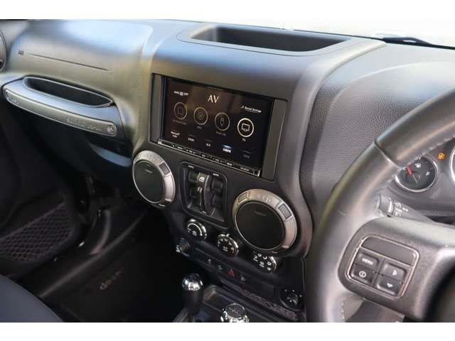 ジープ・ラングラーアンリミテッド スポーツ　当店買取車両　クルコン　社外ナビ　地デジ　ＢＴ　ＣＤ／ＤＶＤ　Ｂカメラ　サイドカメラ　ステアＳ　ＬＥＤライト　Ｆ／Ｒフォグ　純正１８インチＡＷ　純正フロアマット　ＥＴＣ　リモコンキー　スペアキー１本（29枚目）