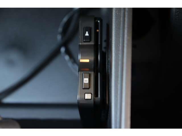 ジープ・ラングラーアンリミテッド スポーツ　当店買取車両　クルコン　社外ナビ　地デジ　ＢＴ　ＣＤ／ＤＶＤ　Ｂカメラ　サイドカメラ　ステアＳ　ＬＥＤライト　Ｆ／Ｒフォグ　純正１８インチＡＷ　純正フロアマット　ＥＴＣ　リモコンキー　スペアキー１本（32枚目）