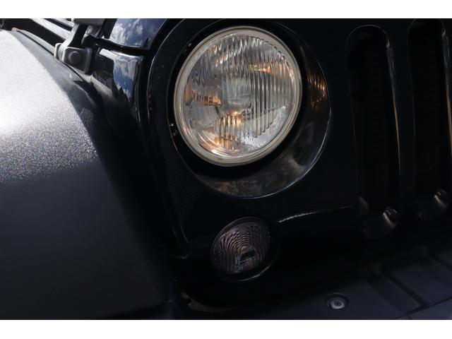 ジープ・ラングラーアンリミテッド スポーツ　当店買取車両　クルコン　社外ナビ　地デジ　ＢＴ　ＣＤ／ＤＶＤ　Ｂカメラ　サイドカメラ　ステアＳ　ＬＥＤライト　Ｆ／Ｒフォグ　純正１８インチＡＷ　純正フロアマット　ＥＴＣ　リモコンキー　スペアキー１本（60枚目）