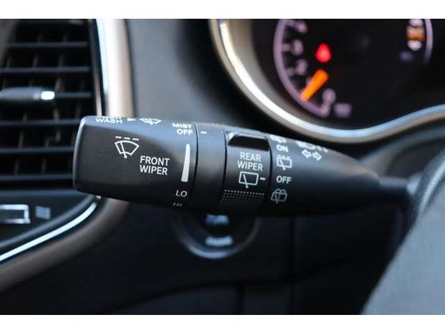 ジープ・グランドチェロキー ラレード　当店買取車両　クルコン　純正ナビ　ＣＤ　Ｂｌｕｅｔｏｏｔｈ　ＵＳＢ　地デジ　Ｂカメラ　Ｓカメラ　Ｆカメラ　パワーシートパドルシＳ　ステアＳ　Ａライト　Ｓステップ　純１８ＡＷ　社外ドラレコ　ＥＴＣ（15枚目）