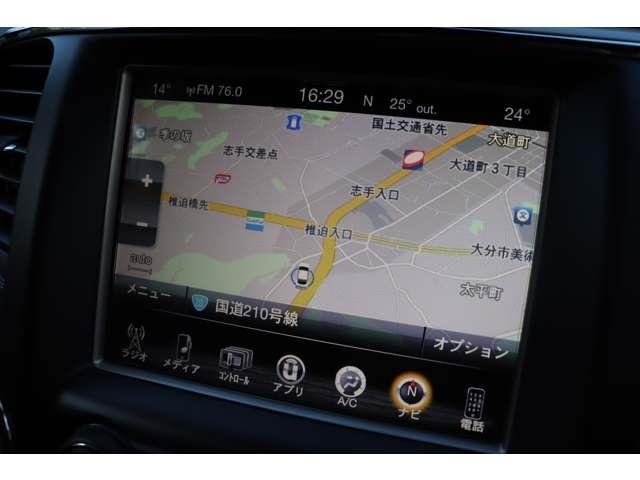 ジープ・グランドチェロキー ラレード　当店買取車両　クルコン　純正ナビ　ＣＤ　Ｂｌｕｅｔｏｏｔｈ　ＵＳＢ　地デジ　Ｂカメラ　Ｓカメラ　Ｆカメラ　パワーシートパドルシＳ　ステアＳ　Ａライト　Ｓステップ　純１８ＡＷ　社外ドラレコ　ＥＴＣ（17枚目）