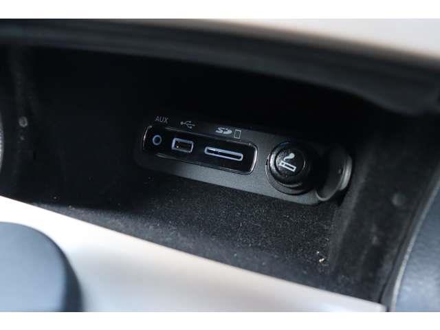 ジープ・グランドチェロキー ラレード　当店買取車両　クルコン　純正ナビ　ＣＤ　Ｂｌｕｅｔｏｏｔｈ　ＵＳＢ　地デジ　Ｂカメラ　Ｓカメラ　Ｆカメラ　パワーシートパドルシＳ　ステアＳ　Ａライト　Ｓステップ　純１８ＡＷ　社外ドラレコ　ＥＴＣ（23枚目）