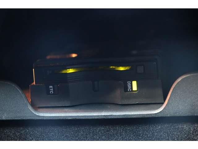 ジープ・グランドチェロキー ラレード　当店買取車両　クルコン　純正ナビ　ＣＤ　Ｂｌｕｅｔｏｏｔｈ　ＵＳＢ　地デジ　Ｂカメラ　Ｓカメラ　Ｆカメラ　パワーシートパドルシＳ　ステアＳ　Ａライト　Ｓステップ　純１８ＡＷ　社外ドラレコ　ＥＴＣ（27枚目）