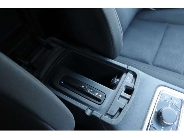 ジープ・グランドチェロキー ラレード　当店買取車両　クルコン　純正ナビ　ＣＤ　Ｂｌｕｅｔｏｏｔｈ　ＵＳＢ　地デジ　Ｂカメラ　Ｓカメラ　Ｆカメラ　パワーシートパドルシＳ　ステアＳ　Ａライト　Ｓステップ　純１８ＡＷ　社外ドラレコ　ＥＴＣ（29枚目）