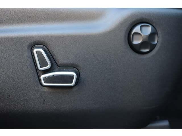 ジープ・グランドチェロキー ラレード　当店買取車両　クルコン　純正ナビ　ＣＤ　Ｂｌｕｅｔｏｏｔｈ　ＵＳＢ　地デジ　Ｂカメラ　Ｓカメラ　Ｆカメラ　パワーシートパドルシＳ　ステアＳ　Ａライト　Ｓステップ　純１８ＡＷ　社外ドラレコ　ＥＴＣ（35枚目）