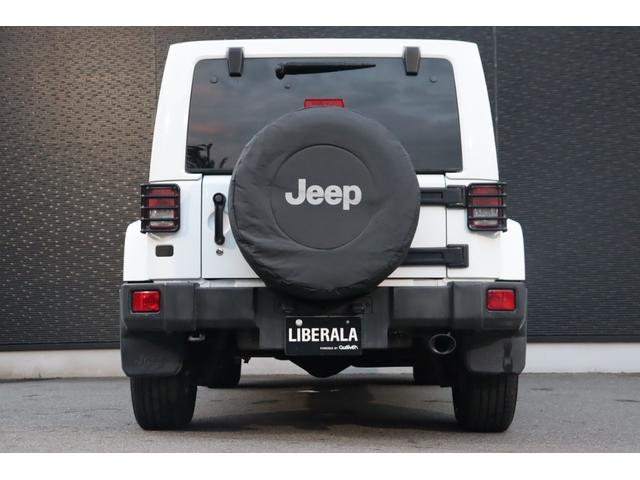 ジープ・ラングラーアンリミテッド サハラ　当店買取車両　社外グリル　Ｓステップ　ＡＬＰＩＮＥサウンド　クルコン　社外ナビ　地デジ　ＢＴ　Ｂカメラ　Ｓカメラ　茶本革　シートＨ　社外ＬＥＤライト　Ａライト　Ｆ／Ｒフォグ　純正１８インチＡＷ　ＥＴＣ（20枚目）