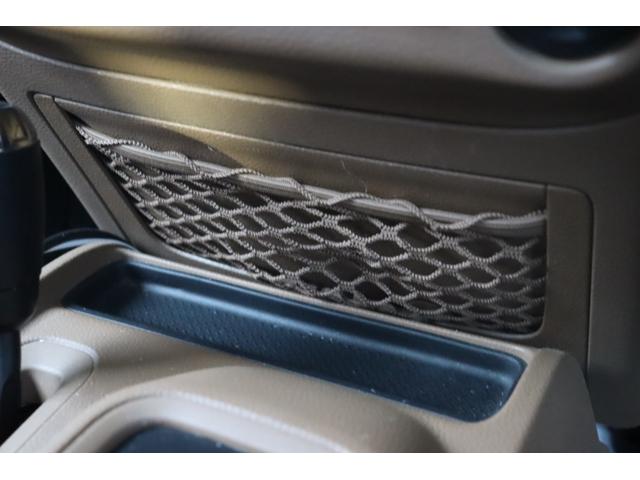 ジープ・ラングラーアンリミテッド サハラ　当店買取車両　社外グリル　Ｓステップ　ＡＬＰＩＮＥサウンド　クルコン　社外ナビ　地デジ　ＢＴ　Ｂカメラ　Ｓカメラ　茶本革　シートＨ　社外ＬＥＤライト　Ａライト　Ｆ／Ｒフォグ　純正１８インチＡＷ　ＥＴＣ（41枚目）