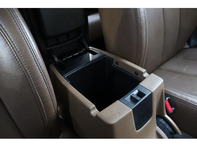 ジープ・ラングラーアンリミテッド サハラ　当店買取車両　社外グリル　Ｓステップ　ＡＬＰＩＮＥサウンド　クルコン　社外ナビ　地デジ　ＢＴ　Ｂカメラ　Ｓカメラ　茶本革　シートＨ　社外ＬＥＤライト　Ａライト　Ｆ／Ｒフォグ　純正１８インチＡＷ　ＥＴＣ（48枚目）