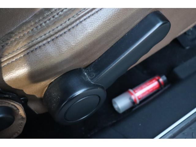 ジープ・ラングラーアンリミテッド サハラ　当店買取車両　社外グリル　Ｓステップ　ＡＬＰＩＮＥサウンド　クルコン　社外ナビ　地デジ　ＢＴ　Ｂカメラ　Ｓカメラ　茶本革　シートＨ　社外ＬＥＤライト　Ａライト　Ｆ／Ｒフォグ　純正１８インチＡＷ　ＥＴＣ（54枚目）