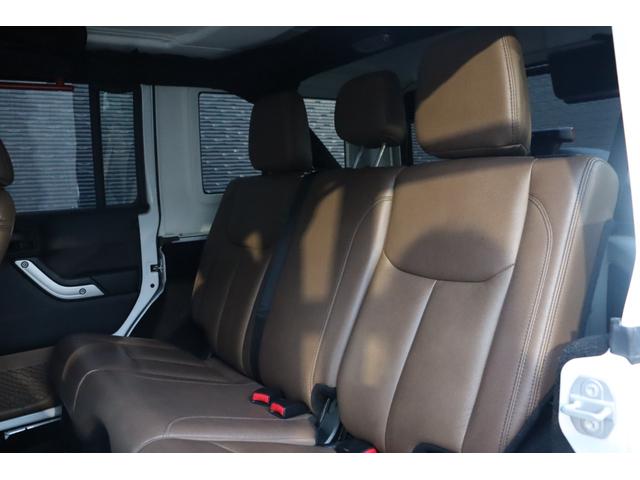 ジープ・ラングラーアンリミテッド サハラ　当店買取車両　社外グリル　Ｓステップ　ＡＬＰＩＮＥサウンド　クルコン　社外ナビ　地デジ　ＢＴ　Ｂカメラ　Ｓカメラ　茶本革　シートＨ　社外ＬＥＤライト　Ａライト　Ｆ／Ｒフォグ　純正１８インチＡＷ　ＥＴＣ（58枚目）