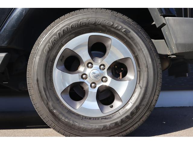 ジープ・ラングラーアンリミテッド サハラ 当店買取車両 クルコン 社外ナビ 地デジ BT アルパインサウンド Bカメラ 社外LEDヘッドライト Aライト F/Rフォグ ステアS サイドステップ 純正18インチAW 社外ドラレコ前後 ETC(24枚目)