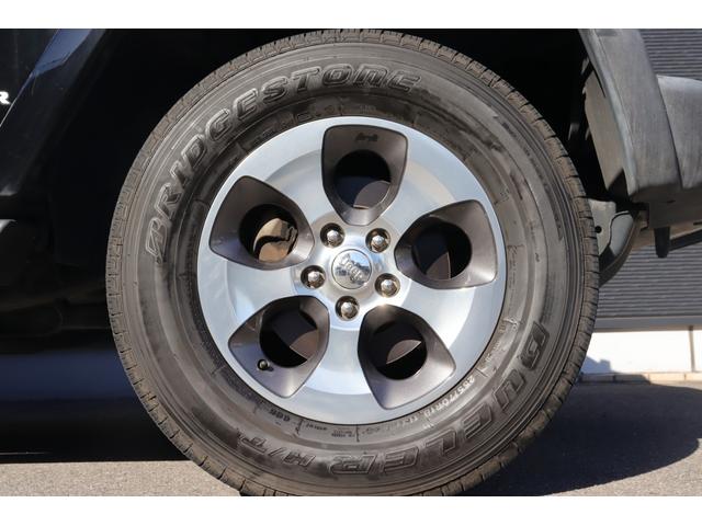 ジープ・ラングラーアンリミテッド サハラ 当店買取車両 クルコン 社外ナビ 地デジ BT アルパインサウンド Bカメラ 社外LEDヘッドライト Aライト F/Rフォグ ステアS サイドステップ 純正18インチAW 社外ドラレコ前後 ETC(25枚目)