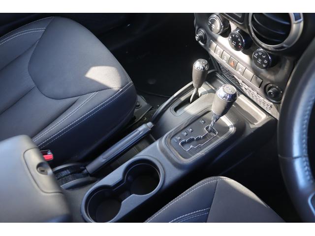 ジープ・ラングラーアンリミテッド サハラ 当店買取車両 クルコン 社外ナビ 地デジ BT アルパインサウンド Bカメラ 社外LEDヘッドライト Aライト F/Rフォグ ステアS サイドステップ 純正18インチAW 社外ドラレコ前後 ETC(42枚目)