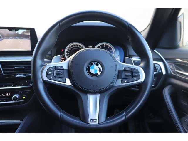 ５シリーズ ５３０ｉ　Ｍスポーツ　当店買取車両　インテリジェントＳ　ＡＣＣ　ＢＳＭ　純ナビ　ＴＶ　ＢＴ　３６０°　コーナーＳ　黒革　全席シートＨ　Ｐシート　ステアＳ　Ｐシフト　ＬＥＤ　Ａハイビーム　純正１９インチＡＷ　ＥＴＣ　ドラレコ（2枚目）