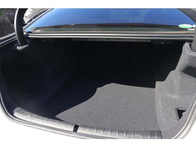 ５シリーズ ５３０ｉ　Ｍスポーツ　当店買取車両　インテリジェントＳ　ＡＣＣ　ＢＳＭ　純ナビ　ＴＶ　ＢＴ　３６０°　コーナーＳ　黒革　全席シートＨ　Ｐシート　ステアＳ　Ｐシフト　ＬＥＤ　Ａハイビーム　純正１９インチＡＷ　ＥＴＣ　ドラレコ（10枚目）