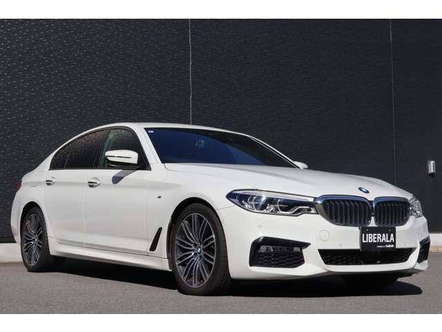 ５シリーズ ５３０ｉ　Ｍスポーツ　当店買取車両　インテリジェントＳ　ＡＣＣ　ＢＳＭ　純ナビ　ＴＶ　ＢＴ　３６０°　コーナーＳ　黒革　全席シートＨ　Ｐシート　ステアＳ　Ｐシフト　ＬＥＤ　Ａハイビーム　純正１９インチＡＷ　ＥＴＣ　ドラレコ（12枚目）