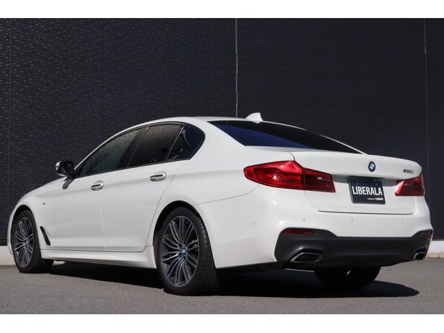 ５シリーズ ５３０ｉ　Ｍスポーツ　当店買取車両　インテリジェントＳ　ＡＣＣ　ＢＳＭ　純ナビ　ＴＶ　ＢＴ　３６０°　コーナーＳ　黒革　全席シートＨ　Ｐシート　ステアＳ　Ｐシフト　ＬＥＤ　Ａハイビーム　純正１９インチＡＷ　ＥＴＣ　ドラレコ（19枚目）