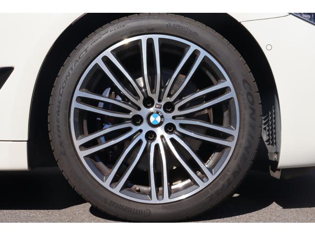 ５シリーズ ５３０ｉ　Ｍスポーツ　当店買取車両　インテリジェントＳ　ＡＣＣ　ＢＳＭ　純ナビ　ＴＶ　ＢＴ　３６０°　コーナーＳ　黒革　全席シートＨ　Ｐシート　ステアＳ　Ｐシフト　ＬＥＤ　Ａハイビーム　純正１９インチＡＷ　ＥＴＣ　ドラレコ（25枚目）