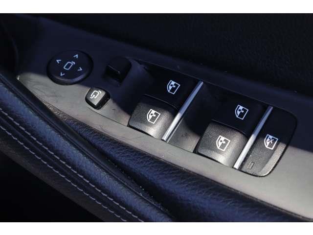 ５シリーズ ５３０ｉ　Ｍスポーツ　当店買取車両　インテリジェントＳ　ＡＣＣ　ＢＳＭ　純ナビ　ＴＶ　ＢＴ　３６０°　コーナーＳ　黒革　全席シートＨ　Ｐシート　ステアＳ　Ｐシフト　ＬＥＤ　Ａハイビーム　純正１９インチＡＷ　ＥＴＣ　ドラレコ（37枚目）