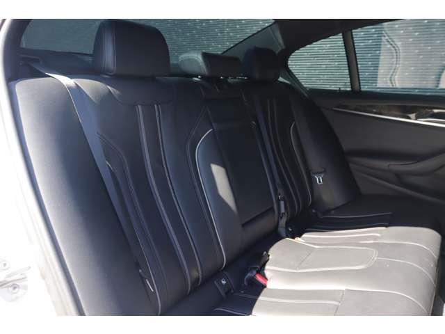 ５シリーズ ５３０ｉ　Ｍスポーツ　当店買取車両　インテリジェントＳ　ＡＣＣ　ＢＳＭ　純ナビ　ＴＶ　ＢＴ　３６０°　コーナーＳ　黒革　全席シートＨ　Ｐシート　ステアＳ　Ｐシフト　ＬＥＤ　Ａハイビーム　純正１９インチＡＷ　ＥＴＣ　ドラレコ（39枚目）
