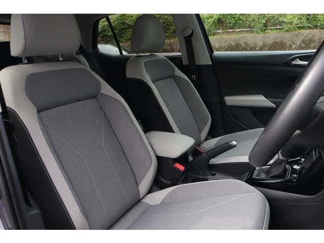 T-クロス TSI スタイル 1オーナー フロントA レーンA サイドA ACC BSM 純正ディスプレイオーディオ バックカメラ CarPlay BT 半革 シートH コーナーS ステアS ワイヤレス充電 USB ETC(3枚目)