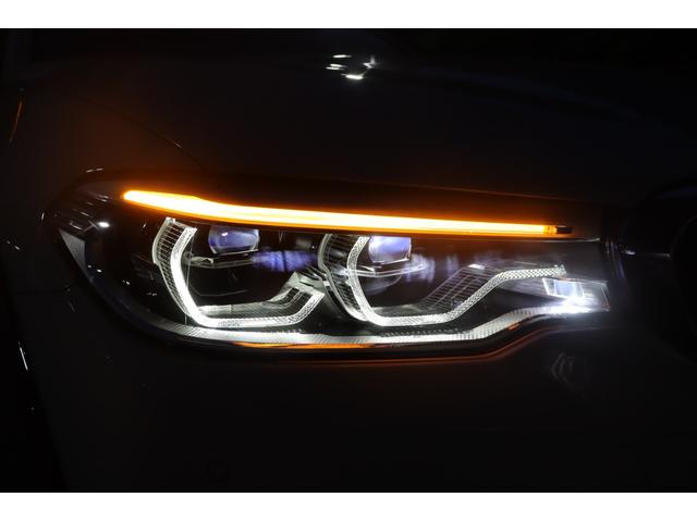 �}�b�g�u���b�N�Ƀz���C�g�̂k�h�a�d�q�`�k�`�̃��S�̌����ƊŔ��ڈ�ł��B