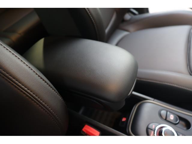 ＭＩＮＩ クーパーＤ　クロスオーバー・シャドー・エディション　特別仕様車　ＵＪテールランプ　ＡＣＣ　純正ディスプレイＡ　ＣａｒＰｌａｙ　ＢＴ　ＵＳＢ　ワイヤレス充電　Ｂカメラ　コーナーＳ　黒革　シートＨ　ステアＳ　純正１８インチＡＷ　ミラー一体型ＥＴＣ　ドラレコ（47枚目）