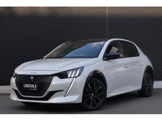 マットブラックにホワイトのＬＩＢＥＲＡＬＡのロゴの建物と看板が目印です。