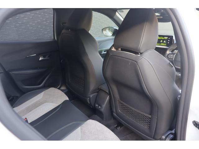 ２０８ ＧＴ　１オーナー　ＡＣＣ　ＢＳＭ　純正ディスプレイＡ　ＣａｒＰｌａｙ　ＢＴ　ワイヤレス充電　Ｂカメラ　半革　シートＨ　ステアＳ　Ｐシフト　ＬＥＤ　Ａライト　アンビエントライト　純正１７インチＡＷ　ＥＴＣ（55枚目）