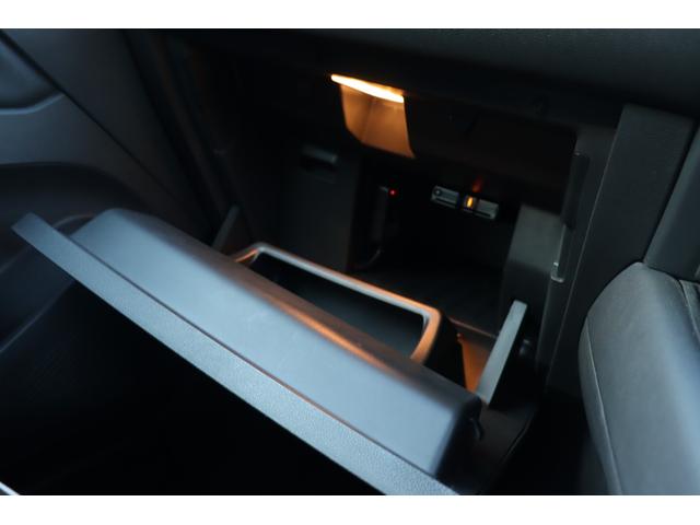 キャプチャー インテンス　ＡＣＣ　ＢＳＭ　純正ディスプレイＡ（社外ナビ搭載）ＣａｒＰｌａｙ　ＤＴＶ　ＢＴ　３６０°カメラ　黒半革　シートＨ　ステアリングＨ　ステアＳ　Ｐシフト　Ａライト　純正１８インチＡＷ　社外ドラレコ　ＥＴＣ（47枚目）