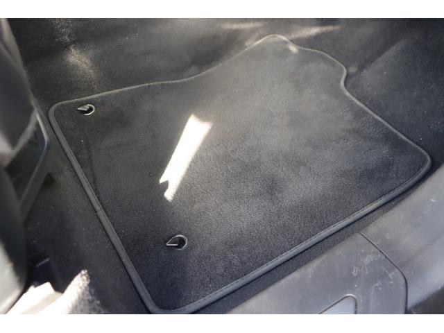 Ｆペイス Ｒ－スポーツ　衝突軽減　ＡＣＣ　ＢＳＭ　ＭＥＲＩＤＩＡＮサウンド　純正ナビ　ＣａｒＰｌａｙ　地デジ　ＢＴ　ＣＤ／ＤＶＤ　３６０°　半革　シートＨ　Ｐシート　ステアＨ　ステアＳ　Ａハイビーム　純１９インチＡＷ　ＥＴＣ（8枚目）