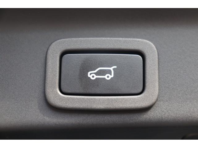 Ｆペイス Ｒ－スポーツ　衝突軽減　ＡＣＣ　ＢＳＭ　ＭＥＲＩＤＩＡＮサウンド　純正ナビ　ＣａｒＰｌａｙ　地デジ　ＢＴ　ＣＤ／ＤＶＤ　３６０°　半革　シートＨ　Ｐシート　ステアＨ　ステアＳ　Ａハイビーム　純１９インチＡＷ　ＥＴＣ（15枚目）