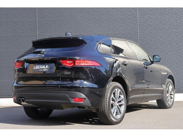 Ｆペイス Ｒ－スポーツ　衝突軽減　ＡＣＣ　ＢＳＭ　ＭＥＲＩＤＩＡＮサウンド　純正ナビ　ＣａｒＰｌａｙ　地デジ　ＢＴ　ＣＤ／ＤＶＤ　３６０°　半革　シートＨ　Ｐシート　ステアＨ　ステアＳ　Ａハイビーム　純１９インチＡＷ　ＥＴＣ（17枚目）