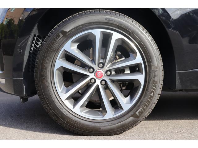 Ｆペイス Ｒ－スポーツ　衝突軽減　ＡＣＣ　ＢＳＭ　ＭＥＲＩＤＩＡＮサウンド　純正ナビ　ＣａｒＰｌａｙ　地デジ　ＢＴ　ＣＤ／ＤＶＤ　３６０°　半革　シートＨ　Ｐシート　ステアＨ　ステアＳ　Ａハイビーム　純１９インチＡＷ　ＥＴＣ（25枚目）