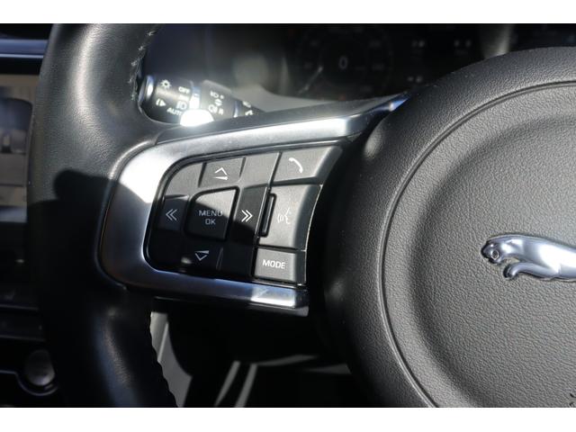 Ｆペイス Ｒ－スポーツ　衝突軽減　ＡＣＣ　ＢＳＭ　ＭＥＲＩＤＩＡＮサウンド　純正ナビ　ＣａｒＰｌａｙ　地デジ　ＢＴ　ＣＤ／ＤＶＤ　３６０°　半革　シートＨ　Ｐシート　ステアＨ　ステアＳ　Ａハイビーム　純１９インチＡＷ　ＥＴＣ（29枚目）