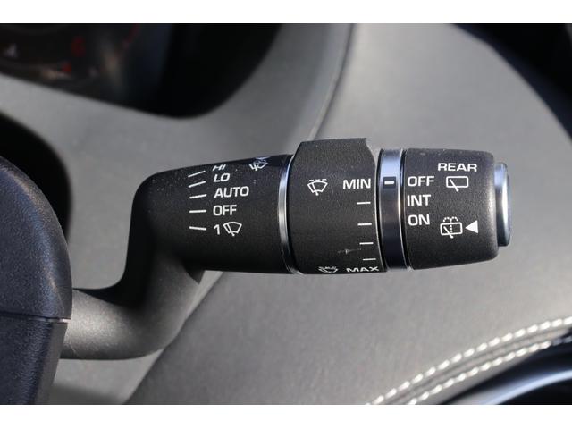 Ｆペイス Ｒ－スポーツ　衝突軽減　ＡＣＣ　ＢＳＭ　ＭＥＲＩＤＩＡＮサウンド　純正ナビ　ＣａｒＰｌａｙ　地デジ　ＢＴ　ＣＤ／ＤＶＤ　３６０°　半革　シートＨ　Ｐシート　ステアＨ　ステアＳ　Ａハイビーム　純１９インチＡＷ　ＥＴＣ（31枚目）