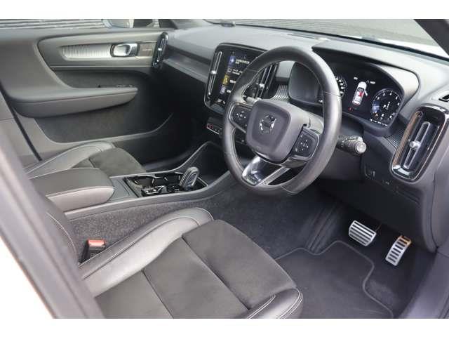 ＸＣ４０ Ｂ４　ＡＷＤ　Ｒデザイン　ＩＮＴＥＬＬＩＳＡＦＥ　ＡＣＣ　ｈ／ｋサウンド　純正ナビ　ＣａｒＰｌａｙ　ＢＴ　地デジ　ワイヤレス充電　３６０°　黒半革　シートＨ　Ｐシート　ステアＨ　ステアＳ　純正１９インチＡＷ　ＥＴＣ　ドラレコ（6枚目）